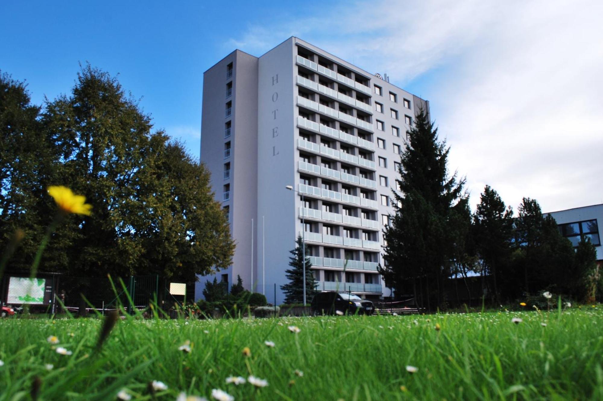 Patria Hotel Trutnov Exteriör bild