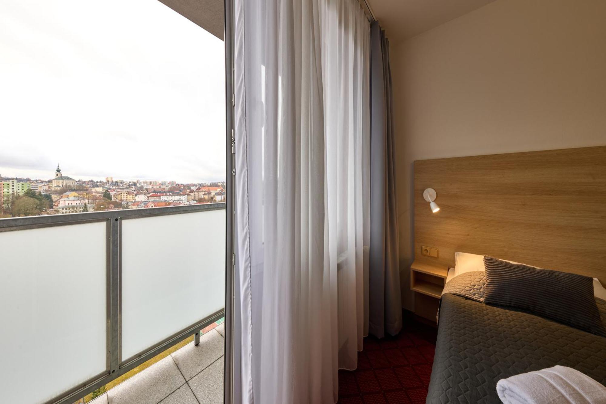 Patria Hotel Trutnov Exteriör bild