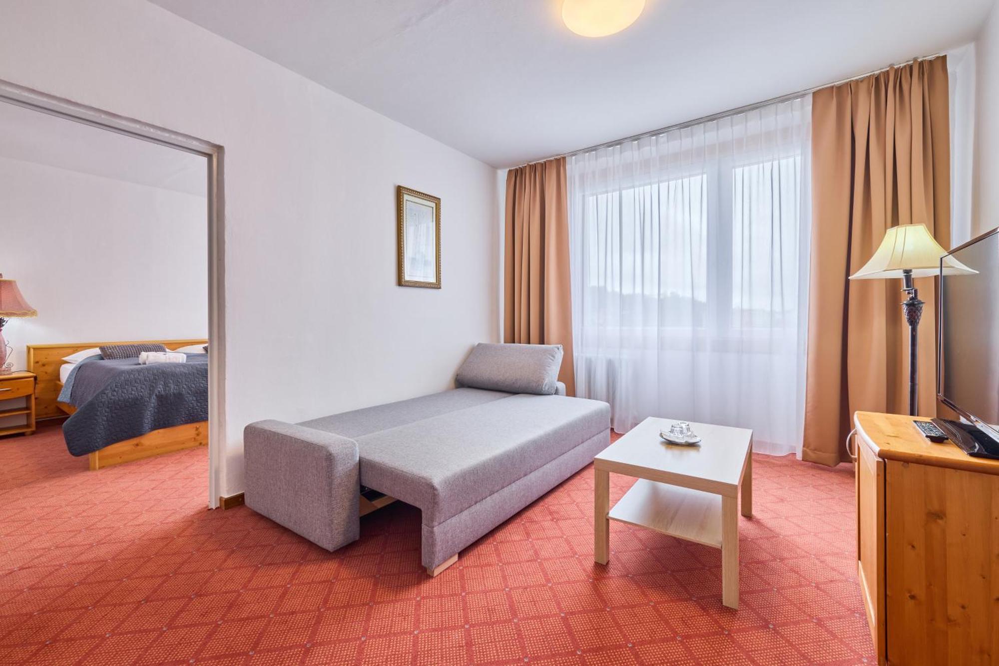 Patria Hotel Trutnov Exteriör bild
