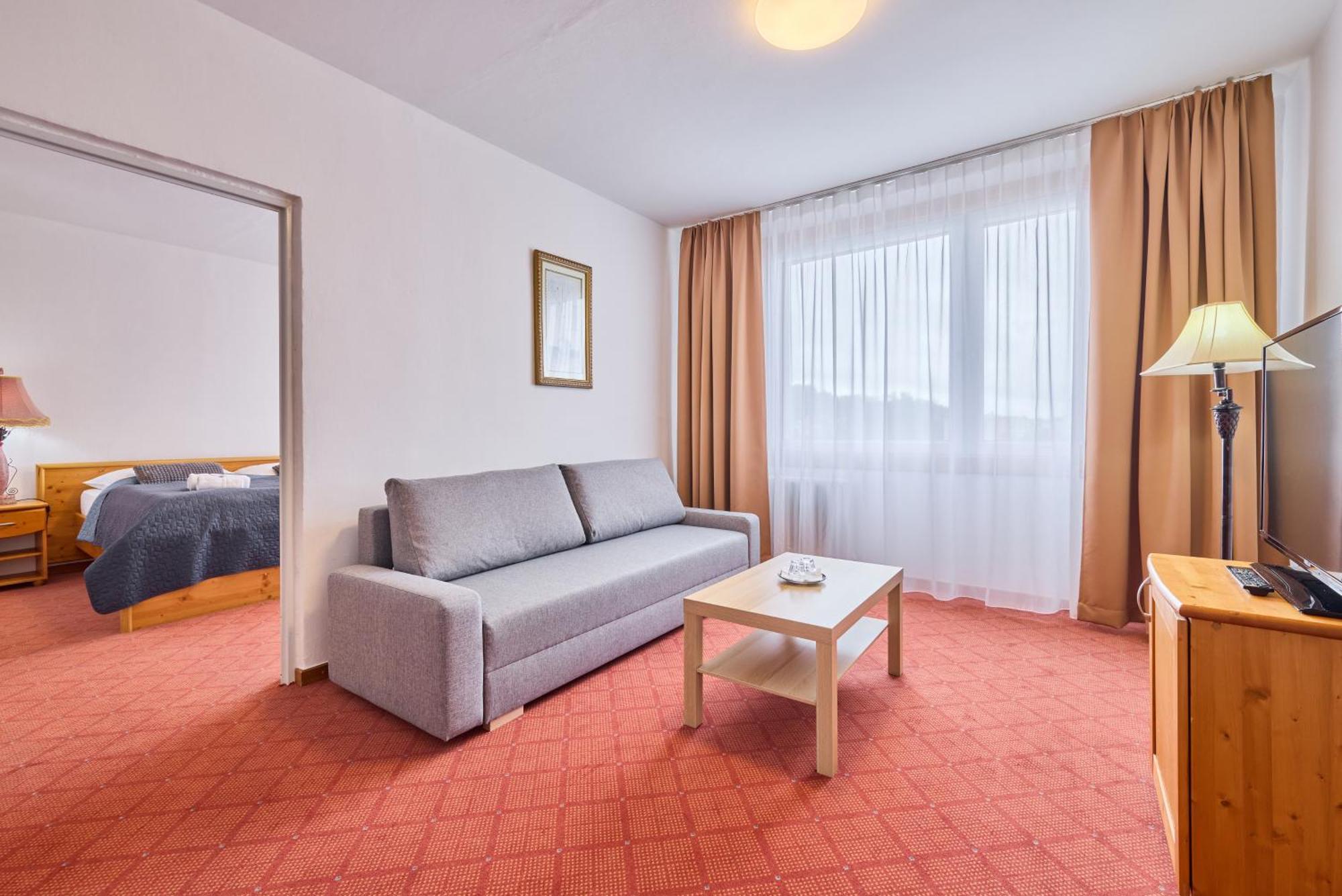 Patria Hotel Trutnov Exteriör bild