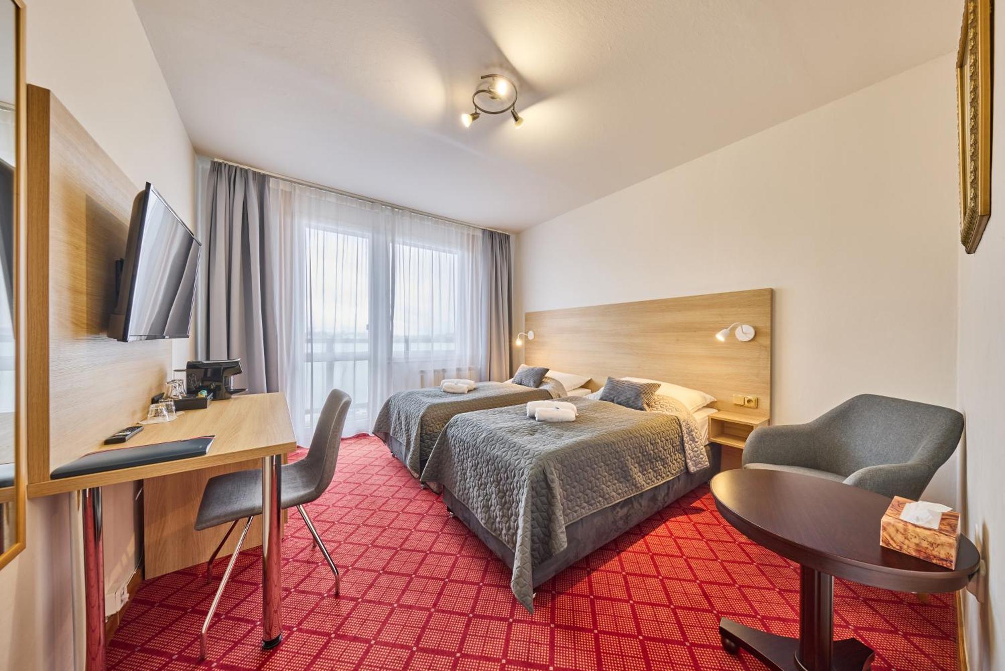 Patria Hotel Trutnov Exteriör bild